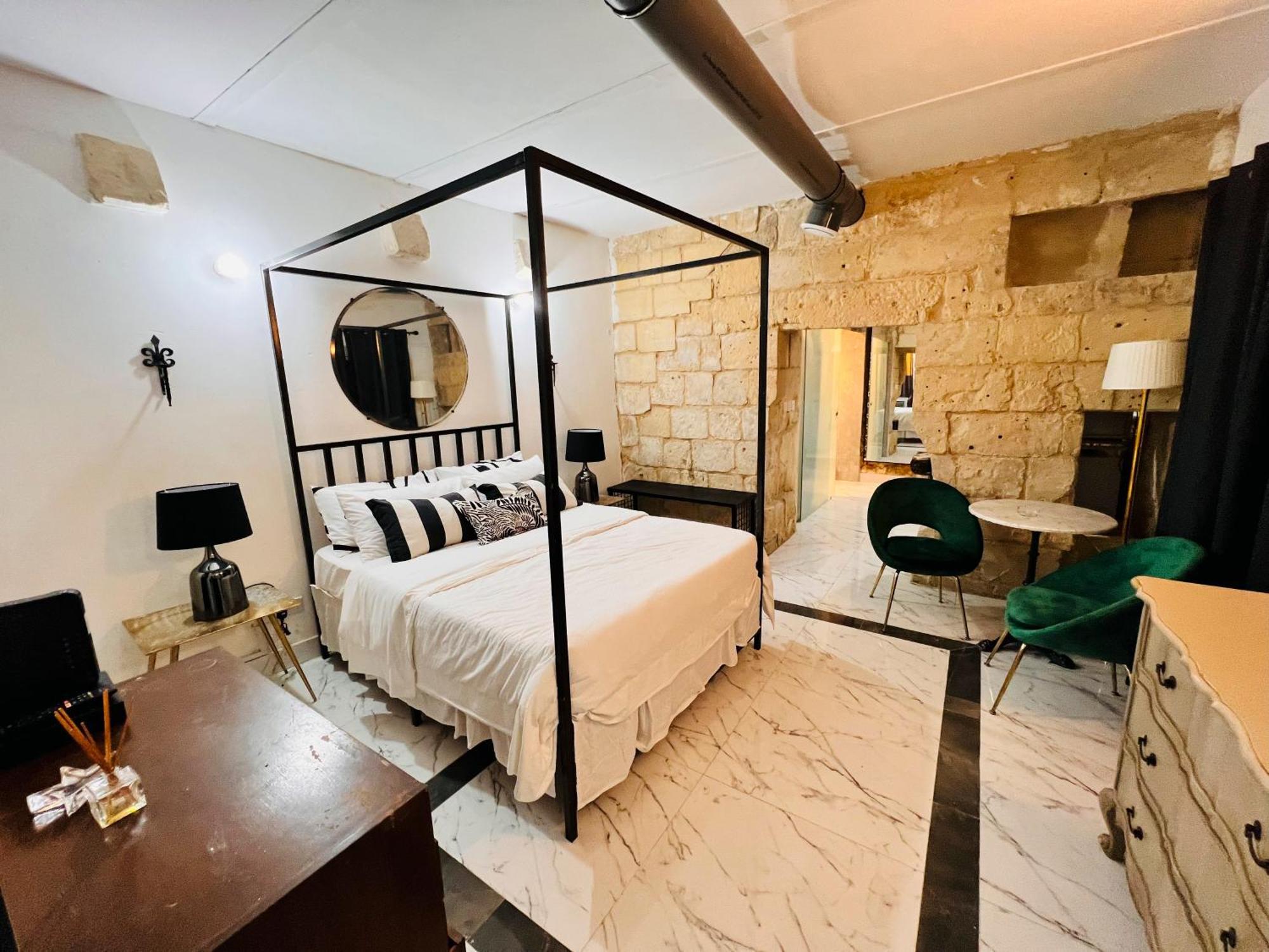 Charming Townhouse Prime Area Valletta Apartment Exterior photo
